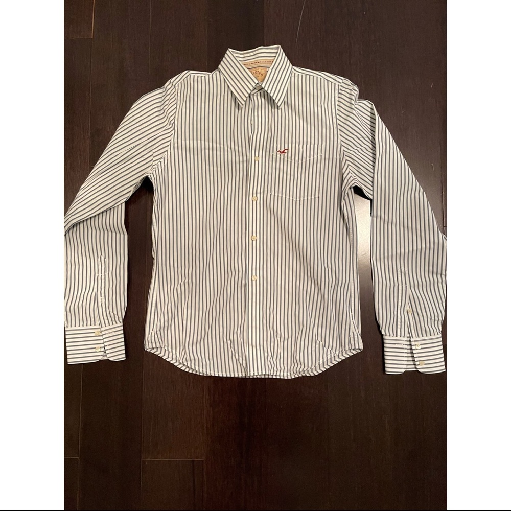 Hollister • Navy and white pinstripe button down dress shirt • Men’s • Medium